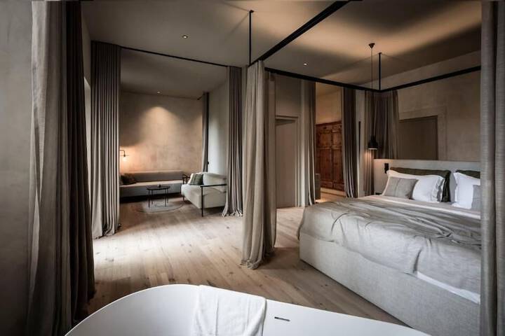 Room 14 of 88