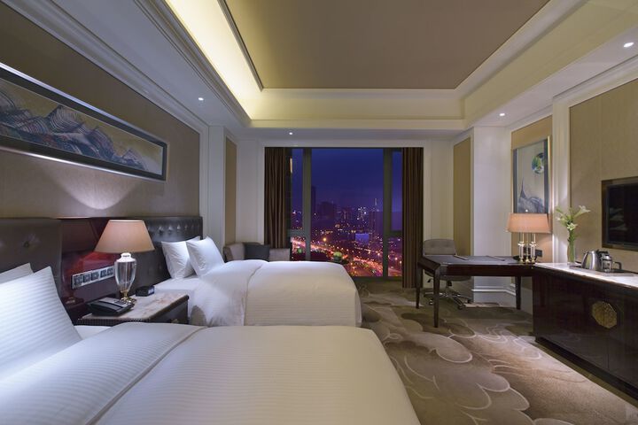 Room 6 of 38