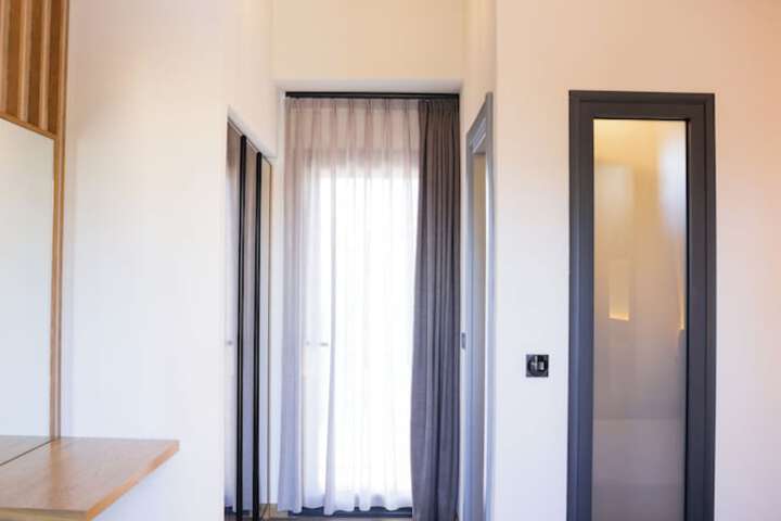 Room 8 of 101