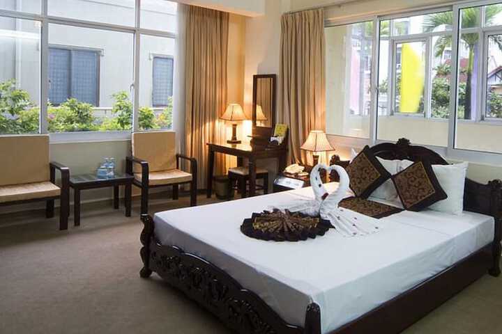 Room 9 of 22