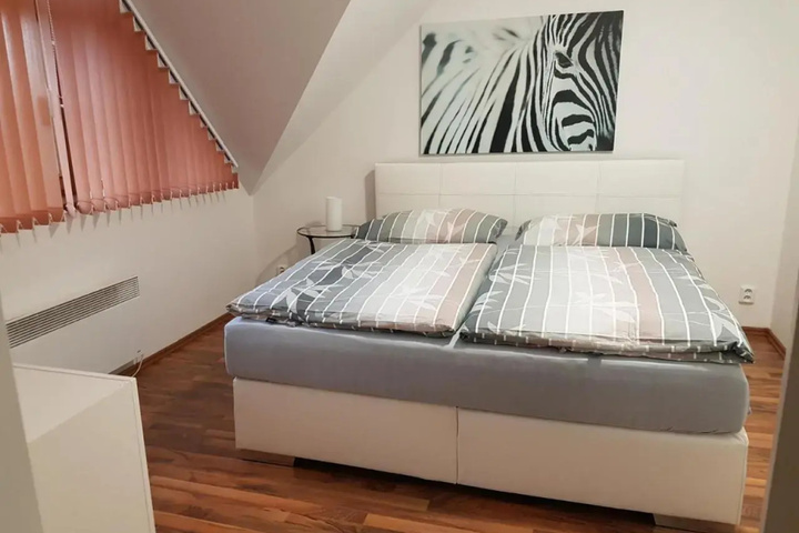 Room 3 of 12