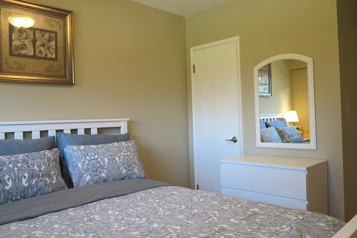Room 6 of 30