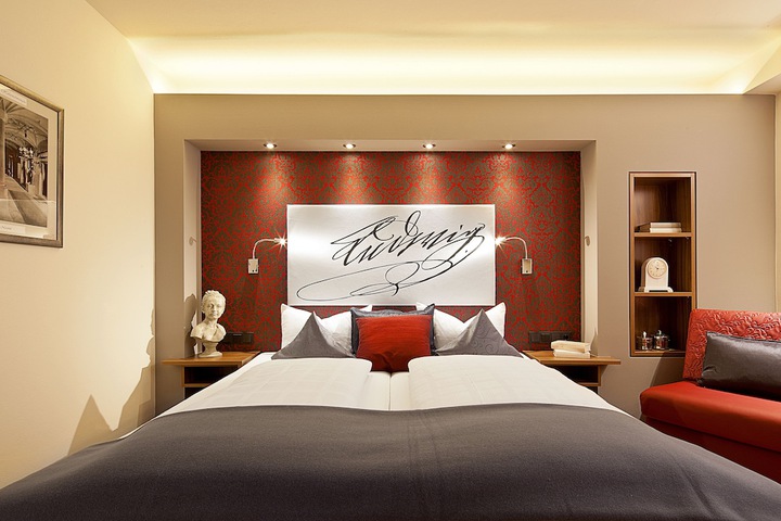 Room 15 of 105