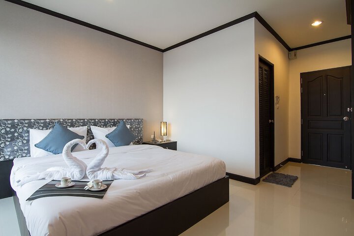 Room 10 of 43