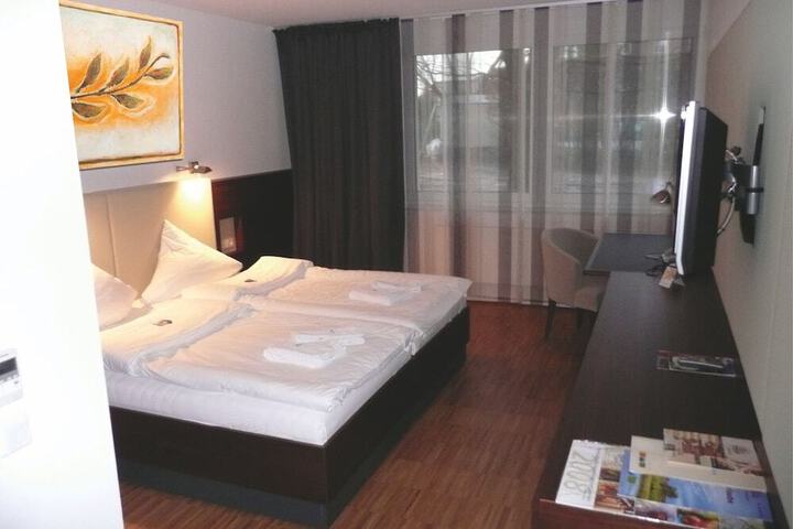 Photo 3
