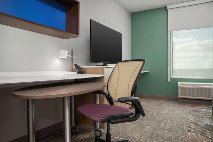 1 King Hearing Accessible Suite (4 of 17)