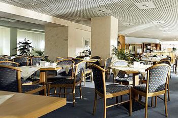 Dining 11 of 15