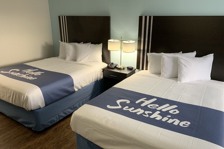 2 Queen Beds (3 of 14)