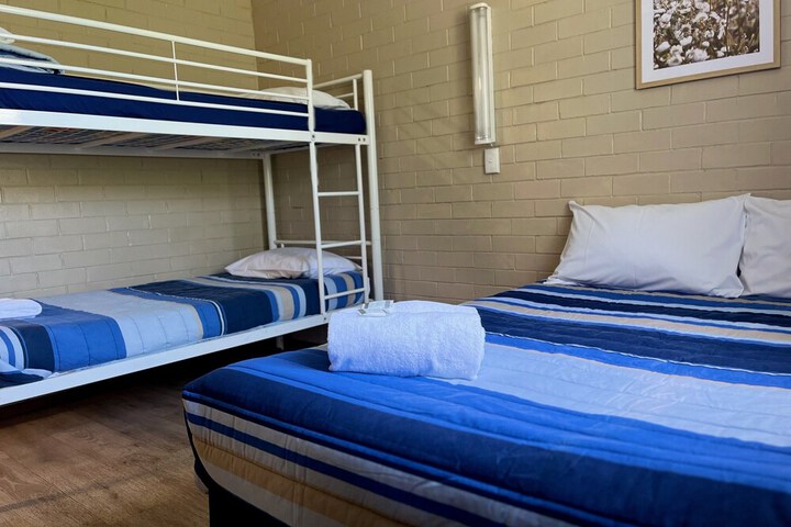 Room 7 of 73