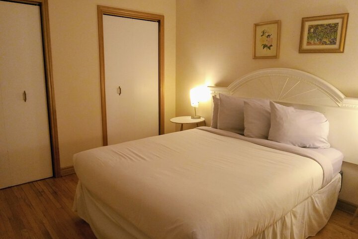 Room 15 of 183