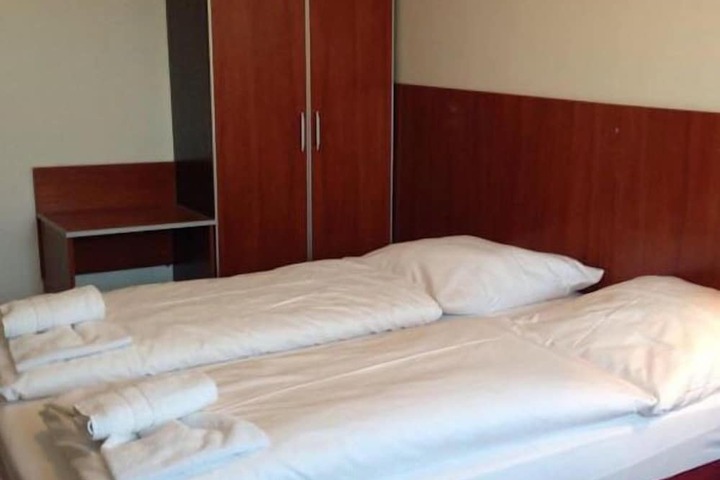 Room 3 of 22
