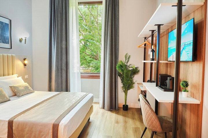 Room 9 of 31