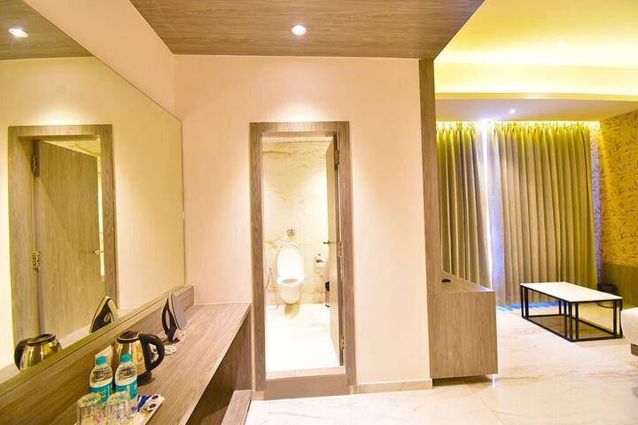 Room 16 of 25