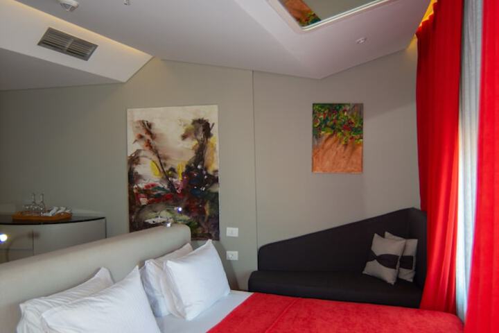Room 50 of 253