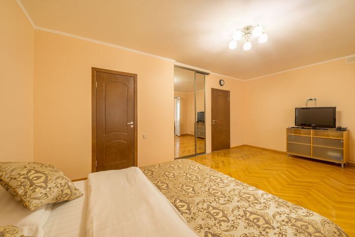 Room 27 of 79