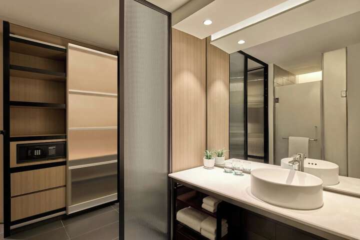 Room 28 of 59