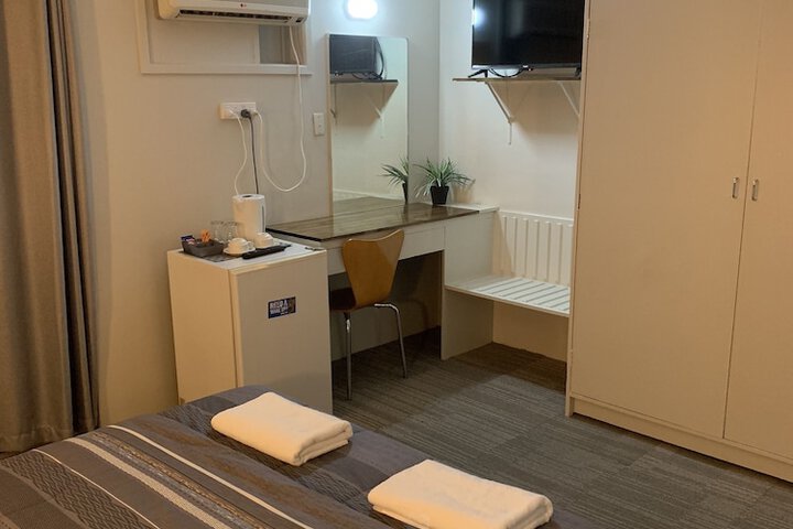 Room 5 of 37
