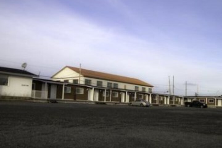 Image of MOTEL 7-ILES