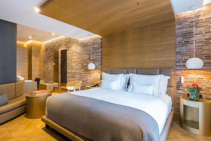 Hotel Precesion Palace Near Delhi Airport