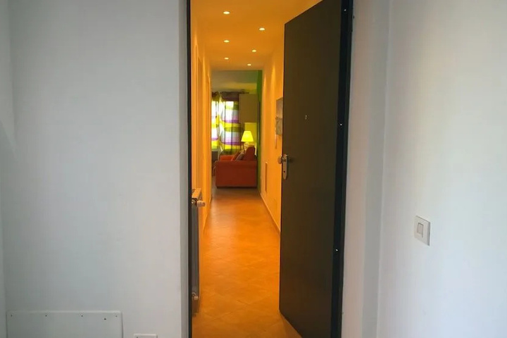 Room 10 of 20