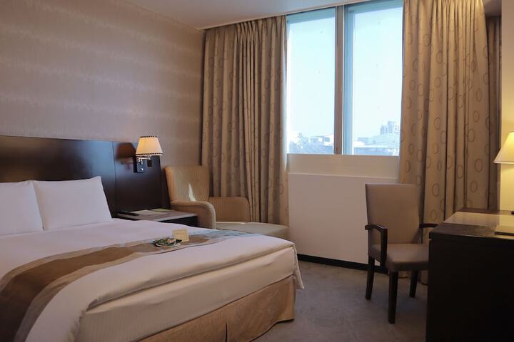 Room 44 of 72