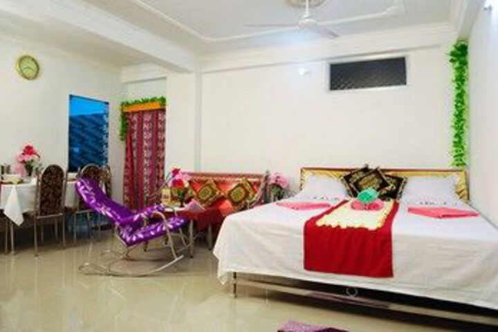 Room 13 of 22
