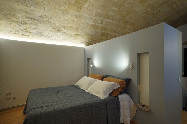 Room 11 of 28