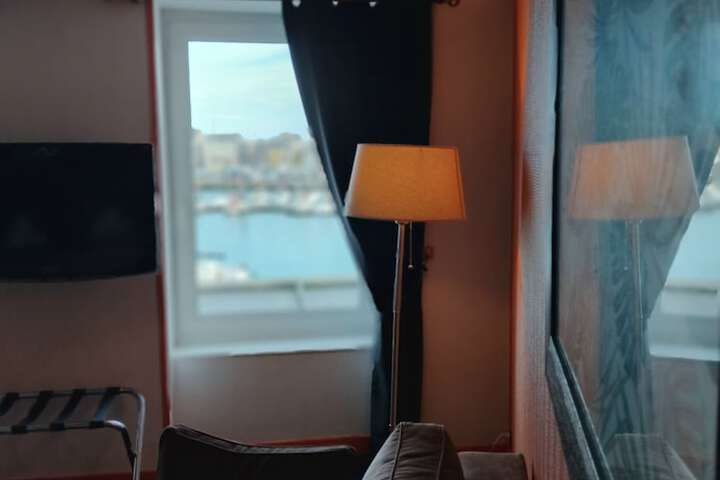 Room 44 of 116