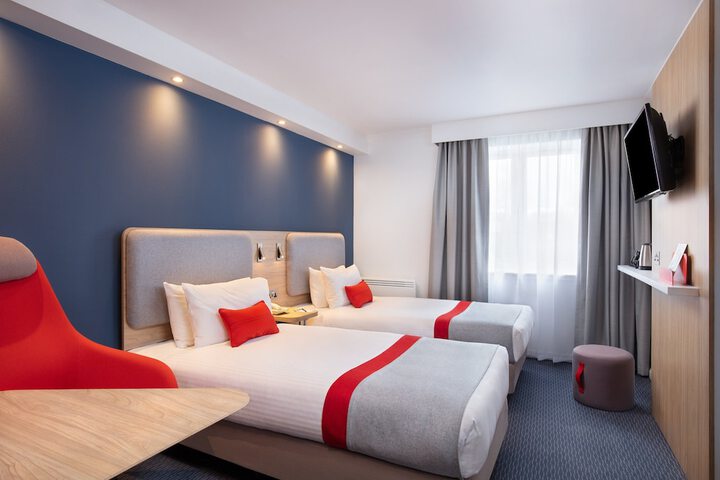 Room 7 of 28