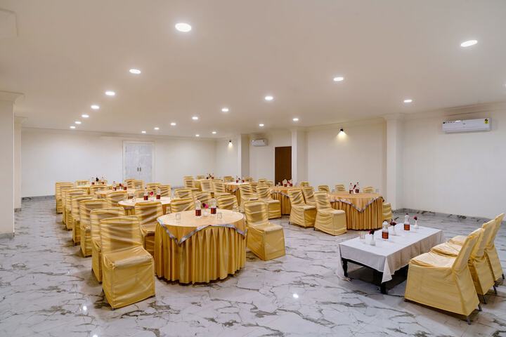Ballroom/Hall 30 of 43