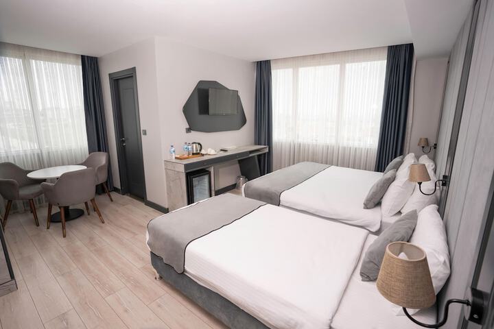 Room 25 of 41