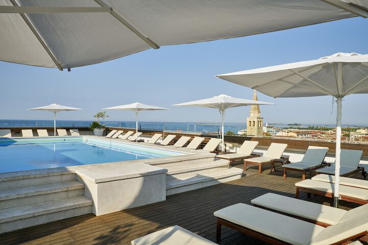 Pool Hotel