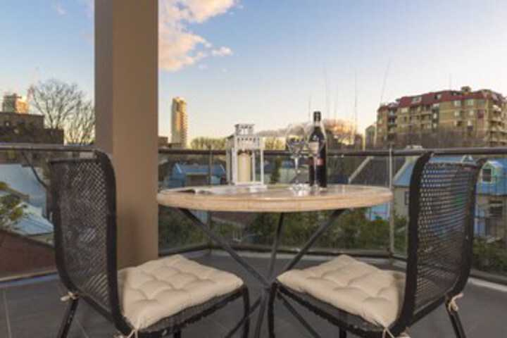 Spacious One Bedder in Sydneys Hotspot Location