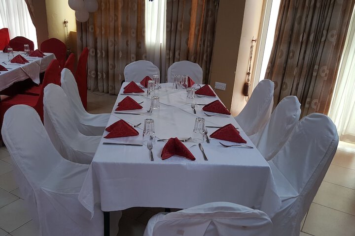 Dining 48 of 80
