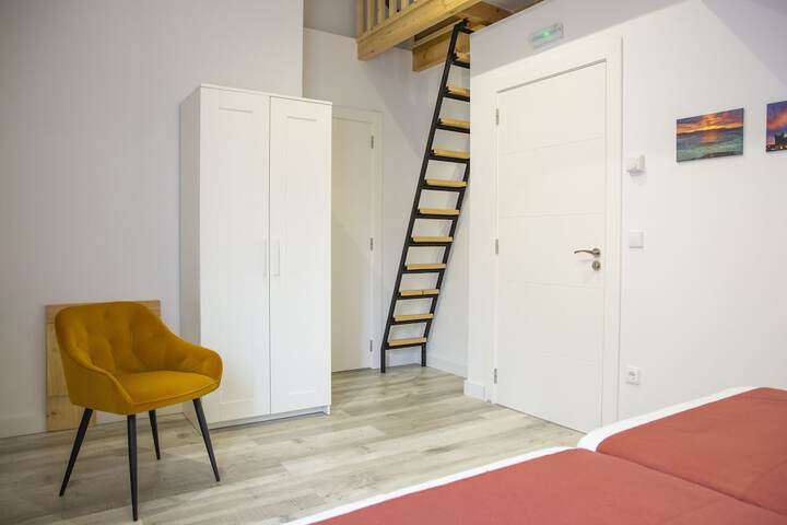 Room 62 of 164