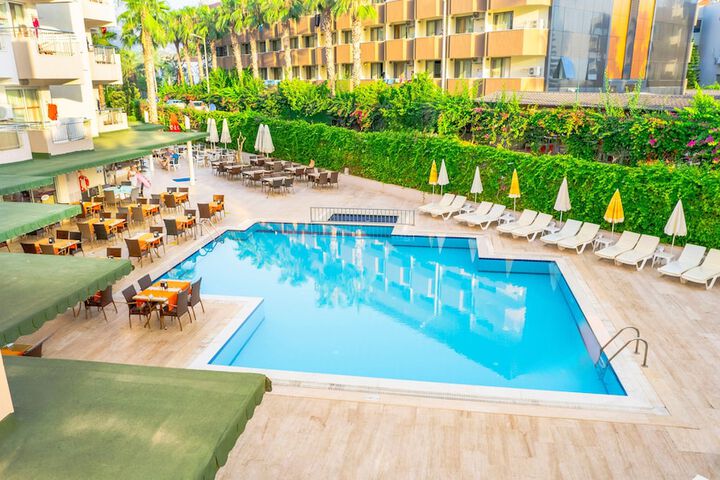 Hotel with Pool