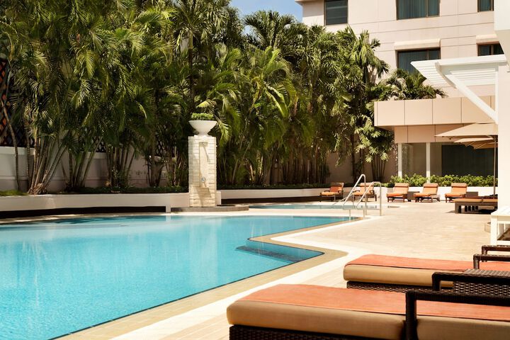 Hotel Pool