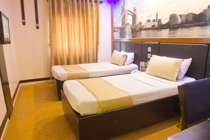 Room 6 of 40