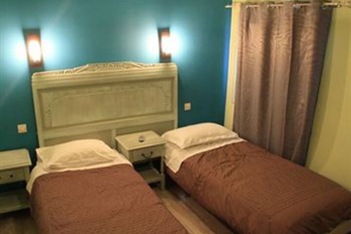 Room 13 of 23