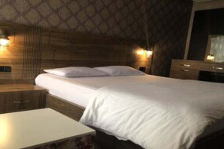 Room 27 of 27