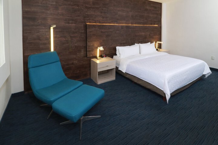 Room 7 of 94