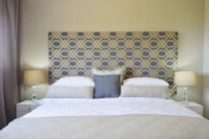 Room 102 of 192