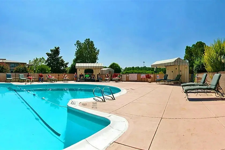 Pool 5 of 7