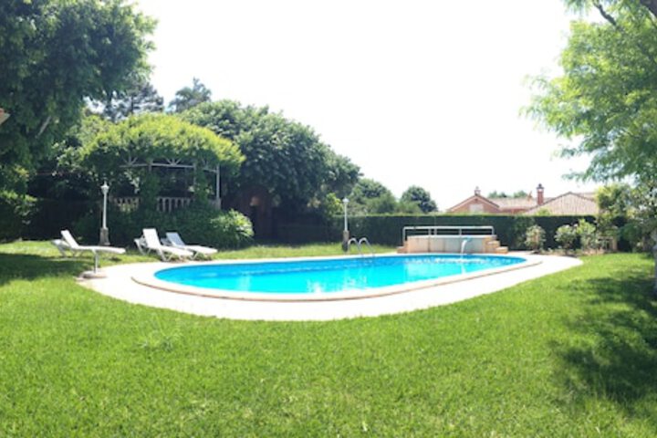 Hotel Pool