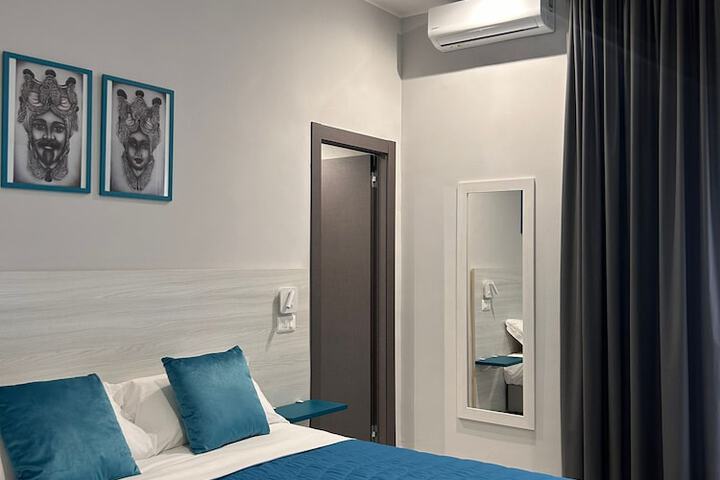 Room 11 of 105