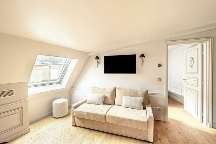 Room 17 of 30