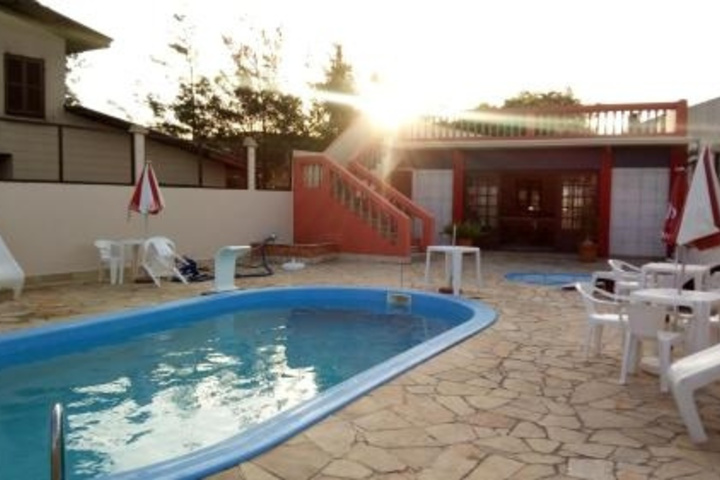 Pool 2 of 5