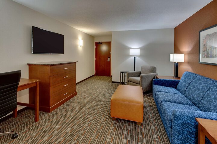 Room 9 of 68