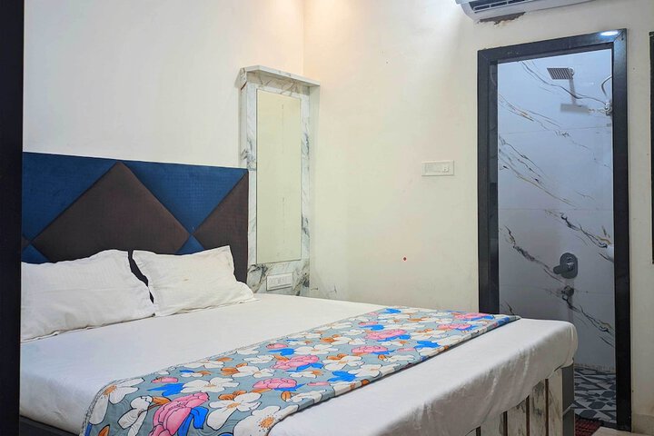 Room 6 of 27