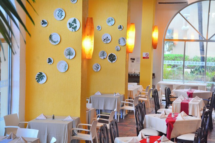 Dining 94 of 136